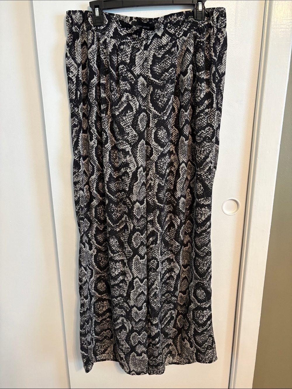 Larry Levine Black and White Snake Print Wide Leg Pants